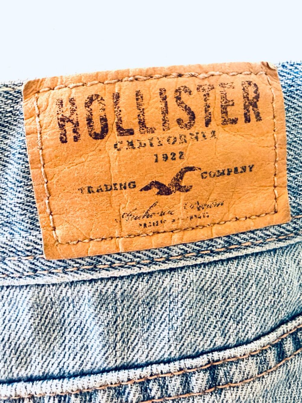 Super cute Hollister low-rise fit, light-to-medium wash denim shorts- KAWAII <3 - Picture 5 of 5
